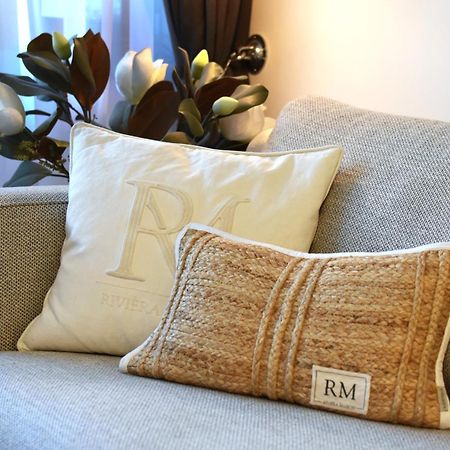 Design Apt In Old Town-Free Parking-Balcony Bratislava Bagian luar foto
