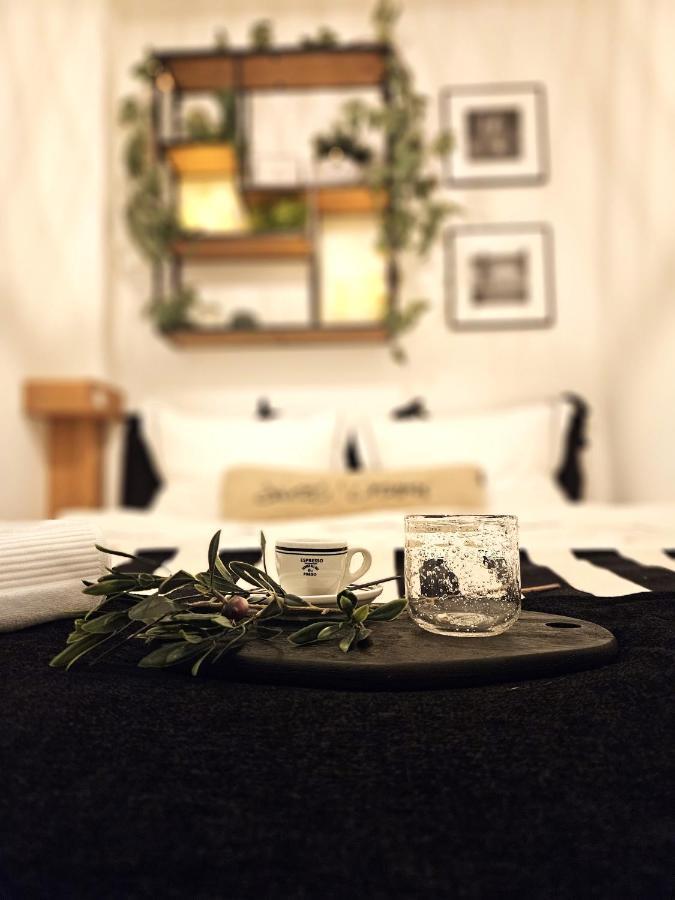 Design Apt In Old Town-Free Parking-Balcony Bratislava Bagian luar foto